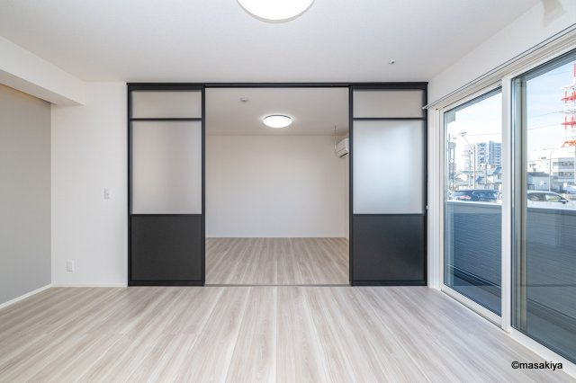 トリシア東口の居間・リビング