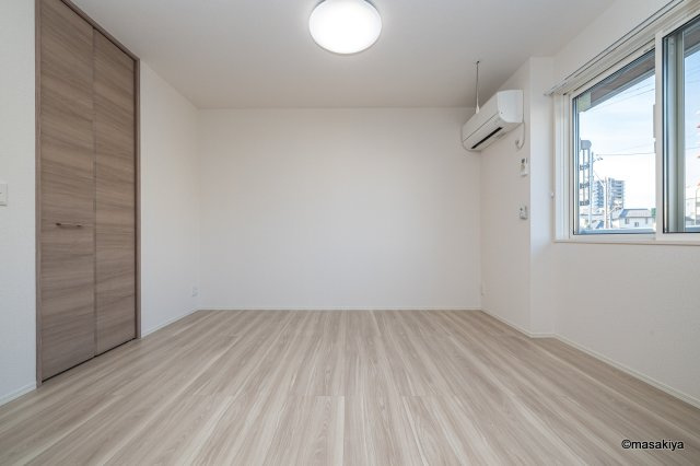 トリシア東口の居間・リビング