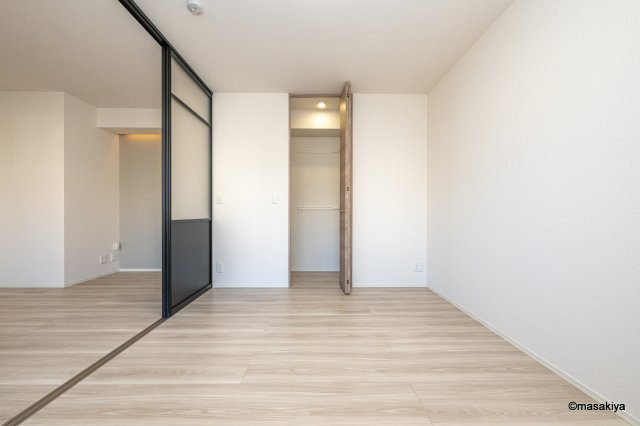 トリシア東口の居間・リビング