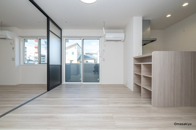 トリシア東口の居間・リビング