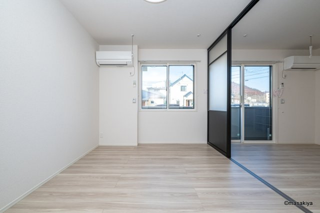 トリシア東口の居間・リビング