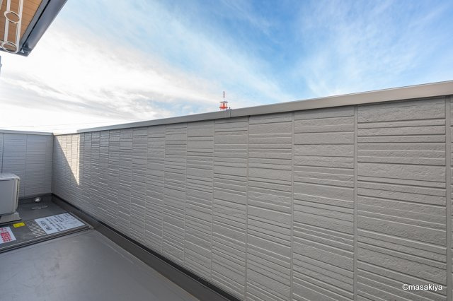 トリシア東口のバルコニー