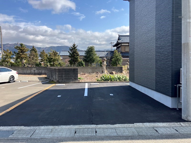 スターガーデン丸岡の駐車場