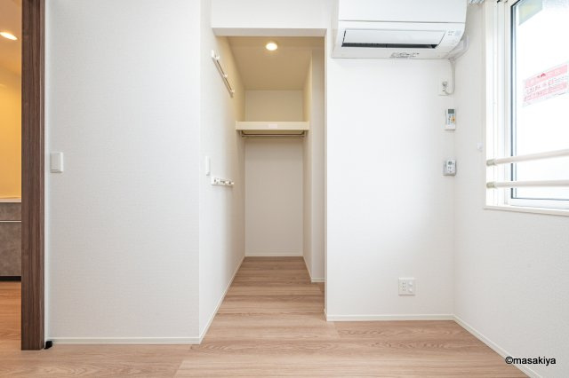 パークサウス栗田の洋室