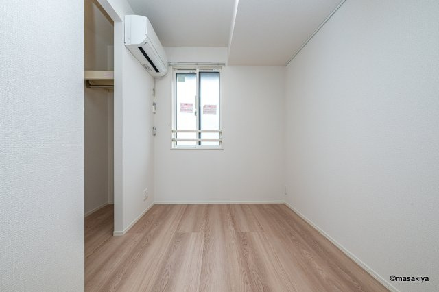 パークサウス栗田の洋室