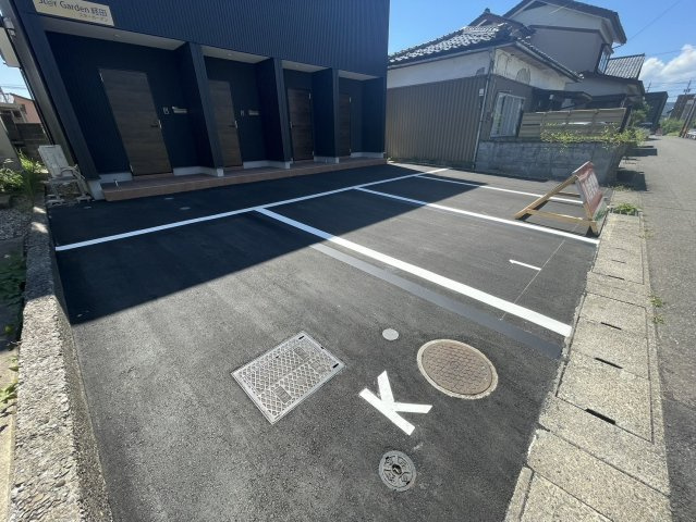 スターガーデン経田の駐車場