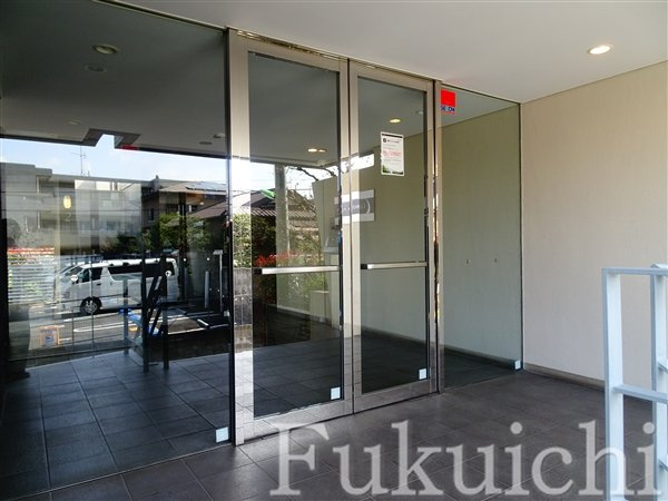 コンフォリア学芸大学のエントランス