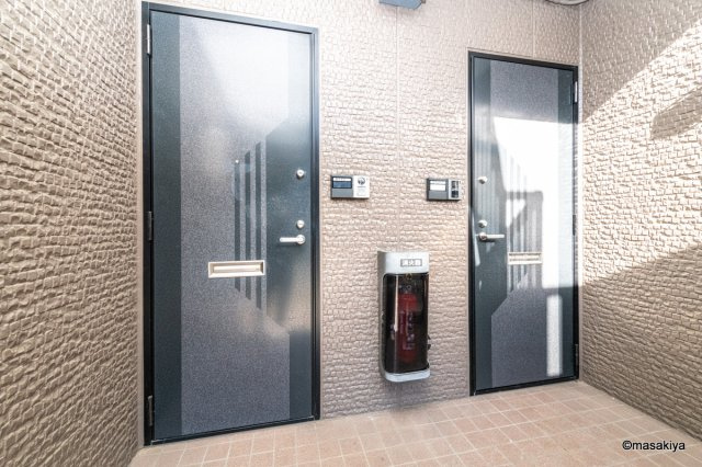 ロイヤル・ウイング　Bのエントランス