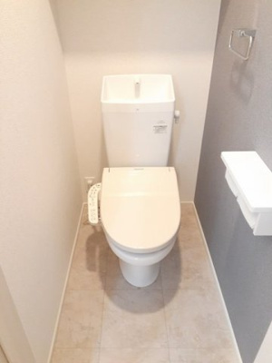 【トイレ】 | アゼリアガーデン | 清潔感のあるトイレです