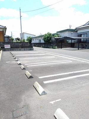 【駐車場】 | カーサ | 駐車場があるので、車を買う予定の方も安心です