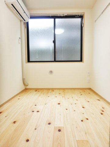 新宿区西早稲田２丁目のアパートの居間・リビング