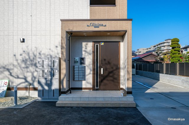 Glicina（グリシーナ）のエントランス