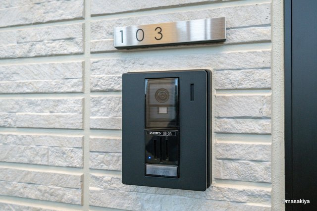 Glicina（グリシーナ）のエントランス