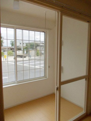 【内装】 | ストロベリ－　クロップ | 内装は落ち着いています