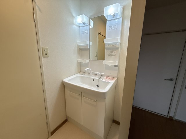 アメニティー白浜Ｂの洗面所