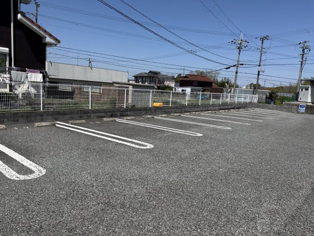 シンヴィオシスＢの駐車場