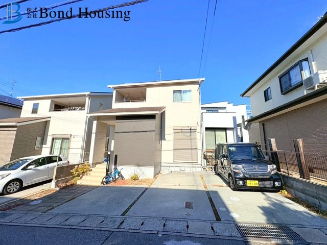 南向きで陽当り・通風良好　良質中古戸建　魚住町住吉　築11年の前面道路含む現地写真