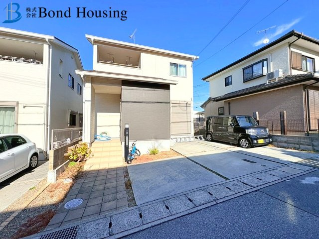 南向きで陽当り・通風良好　良質中古戸建　魚住町住吉　築11年の前面道路含む現地写真