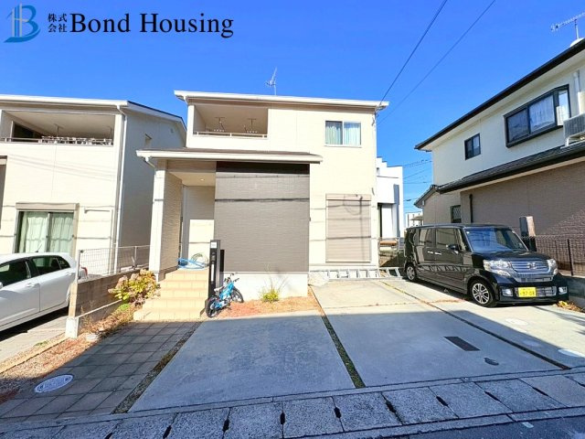 南向きで陽当り・通風良好　良質中古戸建　魚住町住吉　築11年の前面道路含む現地写真