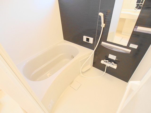 ホワイトリリーの浴室