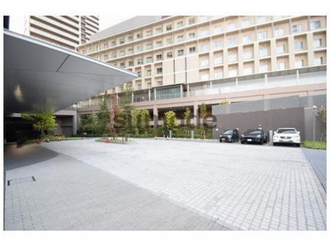 ジオタワー高槻ミューズガーデンの駐車場