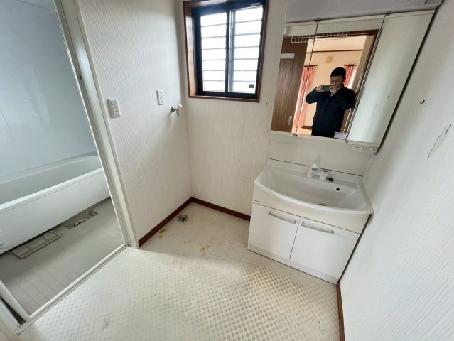 和歌山市つつじが丘2丁目・中古戸建・54728の洗面所