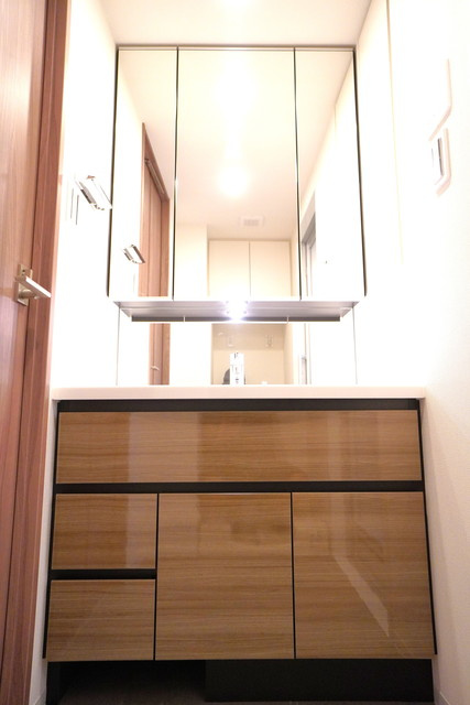 アヴァンカーサ町屋の洗面所|※写真は同タイプ住戸です。