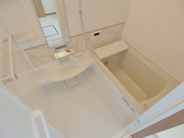 VILLA MONZEN Ⅱの浴室