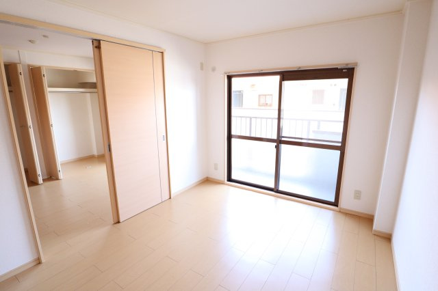 アメニティ前栽２号館の駐車場