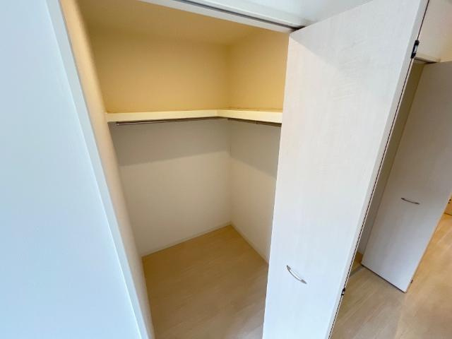 エクセレンス東野Ⅲ番館の収納|ウォークインクローゼット