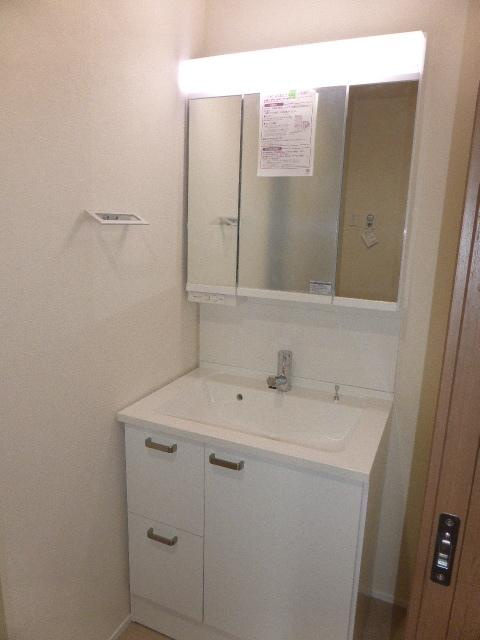 ユアメゾン美鈴園(ペット)の洗面所|忙しい朝には欠かせない洗面所です