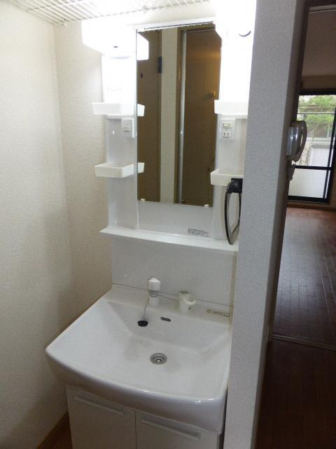 サンライフ京田の洗面所|使いやすい洗面所です