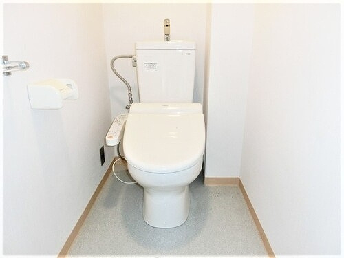 みゆきパークマンションＡ棟のトイレ|洗浄機能付き便座　※2016年8月撮影