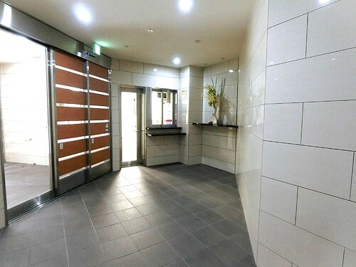 シティトリエ京橋のエントランス|エントランスホール　※2023年8月撮影