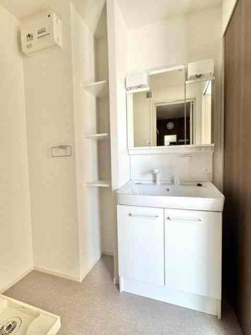 カーサ・ピアッツァ　晴海の洗面所|明るい洗面所です