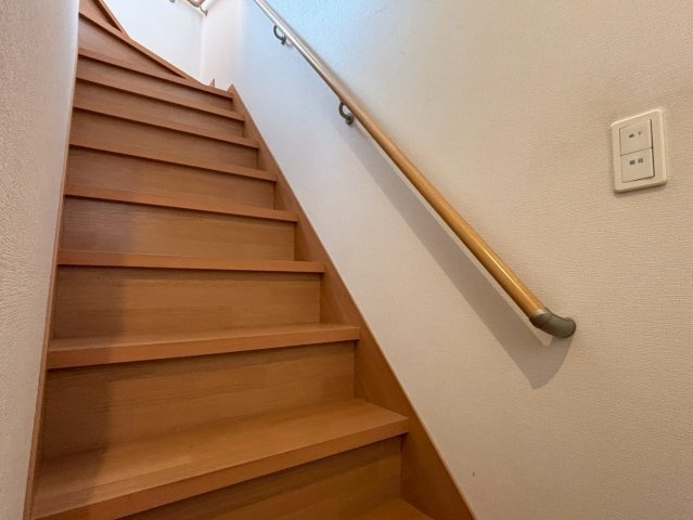 光の森　店舗付き住宅の内装