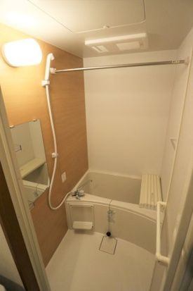 ブリーゼ磯子の浴室