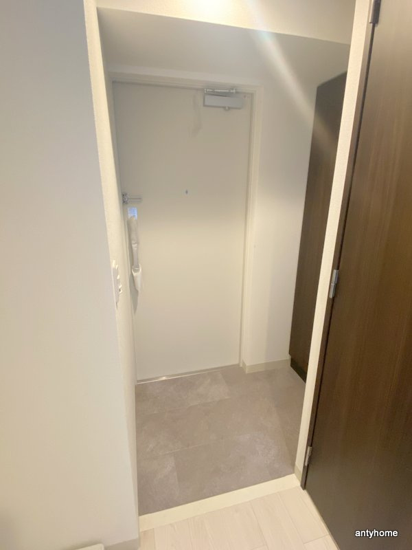 エステムコート大阪グラビティ　仲介手数料無料の玄関