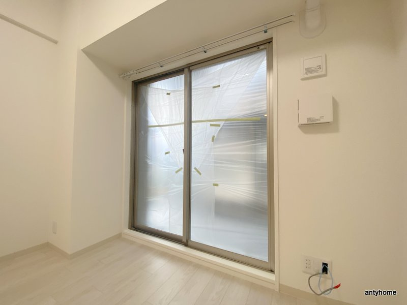 エステムコート大阪グラビティ　仲介手数料無料のバルコニー