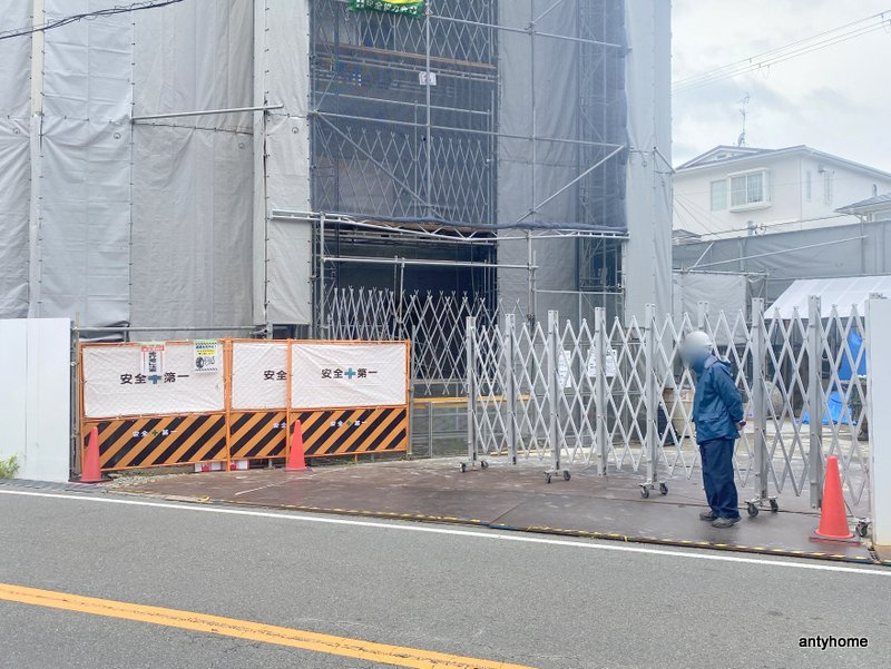 エステムコート大阪グラビティ　仲介手数料無料のエントランス