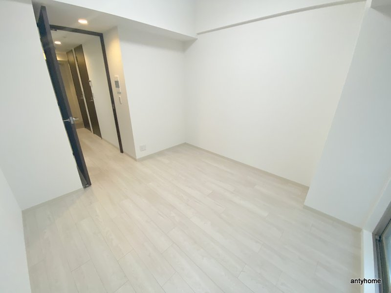 エステムコート大阪グラビティ　仲介手数料無料の居間・リビング