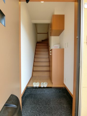 フローラルコート桜の玄関|イメージ206号室の写真