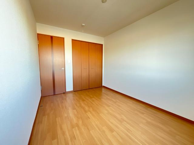 フローラルコート桜の洋室