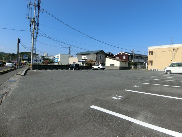 フローラルコート桜の駐車場