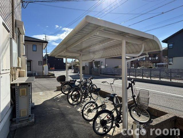 アイリス・ガーデン・コートの駐車場