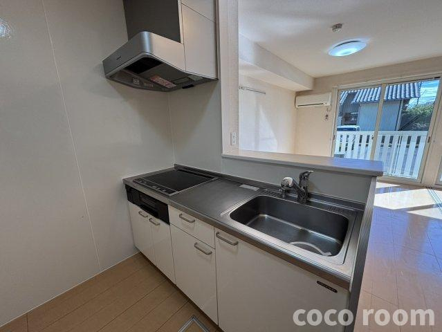 アイリス・ガーデン・コートの居間・リビング|※同モデル反転タイプとなります※