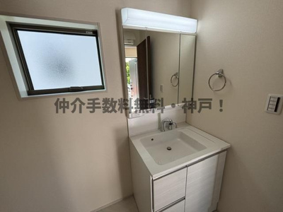 【独立洗面台】 | 神戸市西区糀台1丁目　新築戸建2号棟　仲介手数料無料！ | 独立洗面台です