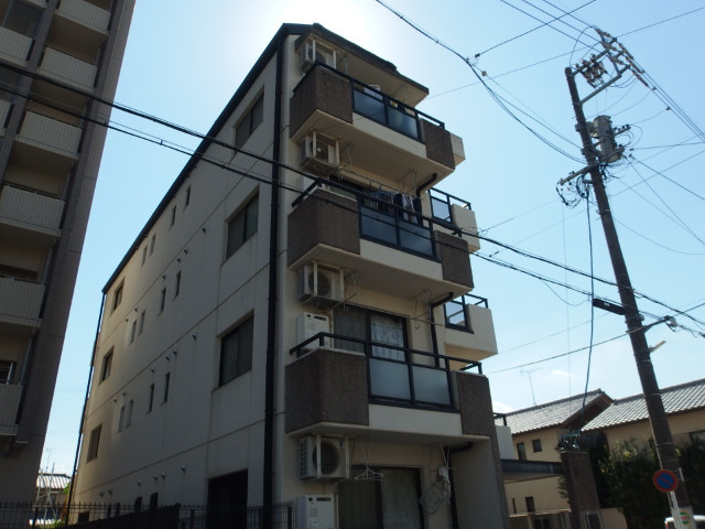 シャトー葵の外観
