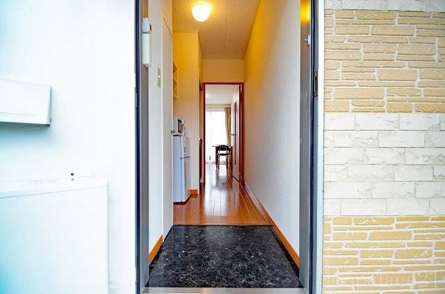 レオパレスブラッサム木津の玄関|※写真と現状が異なる場合は現状を優先