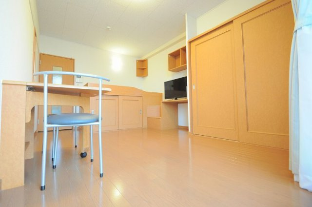 レオパレスプラヌス木津の居間・リビング|お部屋によって設備が異なる場合がございます